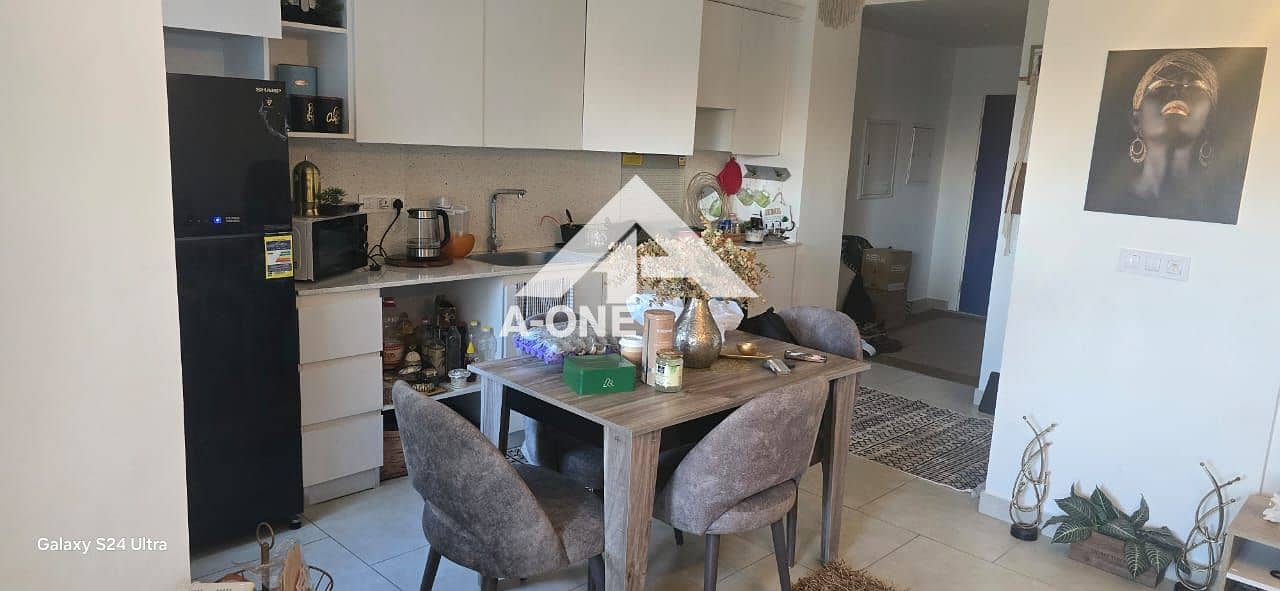 4 e8c6bb1c-9e15-44ef-83bd-b46ab9f82a27. jpg