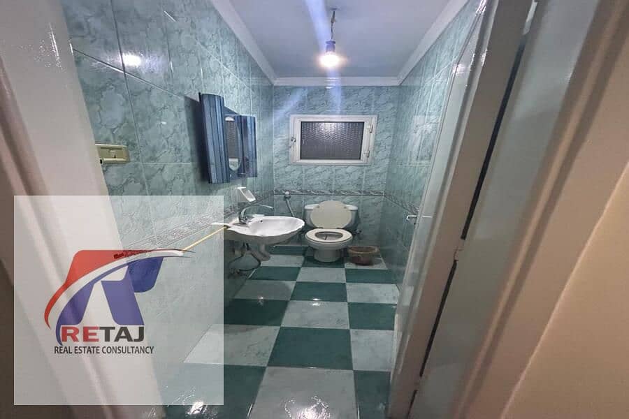 8 e3821425-fd73-49c2-9c77-9f822af0bf72. jpg