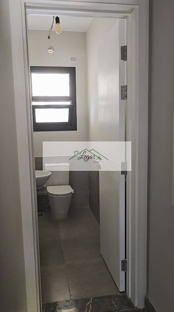 8 4a4be5f1-6e77-45ef-9b1e-a1dd3202be99. jpg