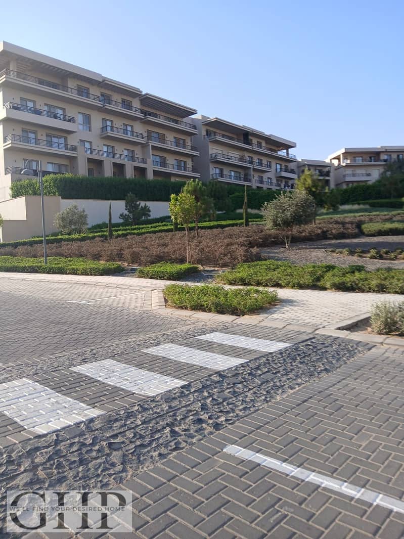 5 66a27bcb-bfe3-48a5-a9bc-2aa7b7b0e908. jpg