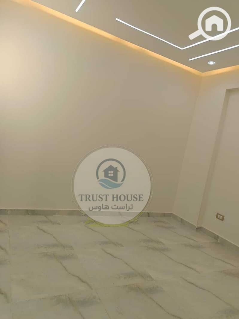 11 WhatsApp Image 2025-11-05 at 15.06. 44 (1). jpeg