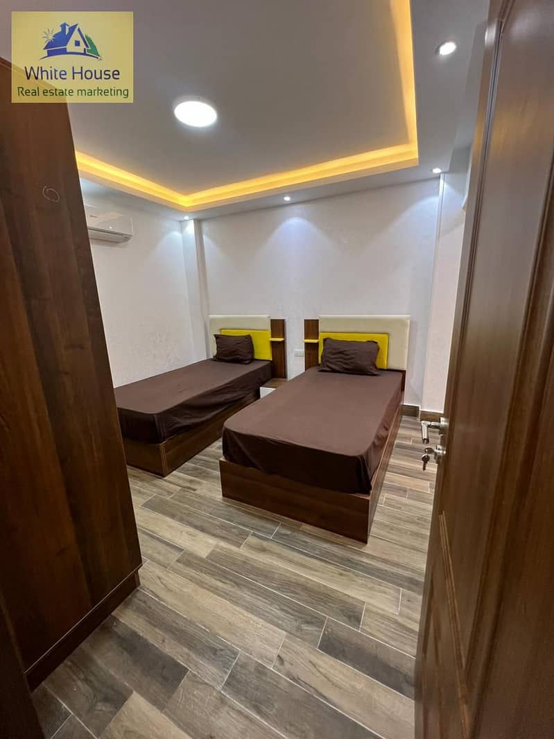 8 ab486aaa-6f9b-4d5e-b2b9-a38cb333d501. jpg