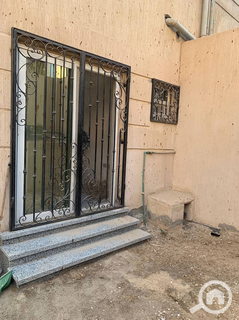 13 9447606f-2090-402e-9832-5822744d6d44. jpeg