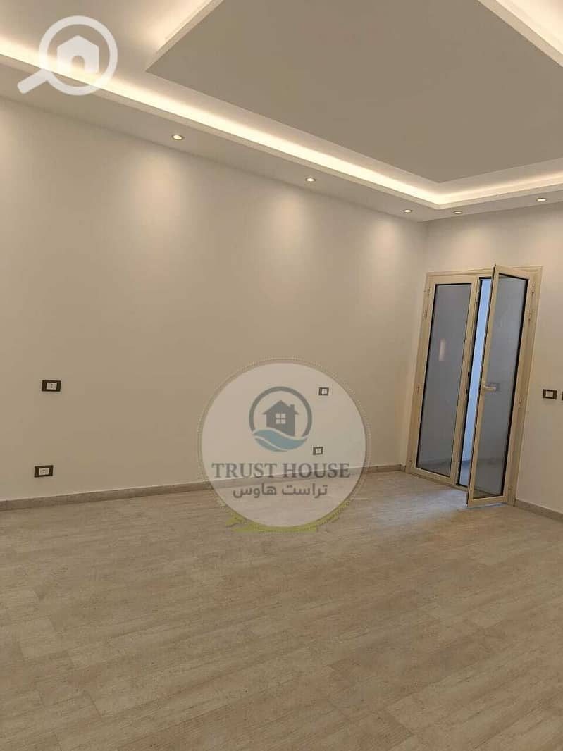 7 WhatsApp Image 2025-11-09 at 20.32. 34 (1). jpeg