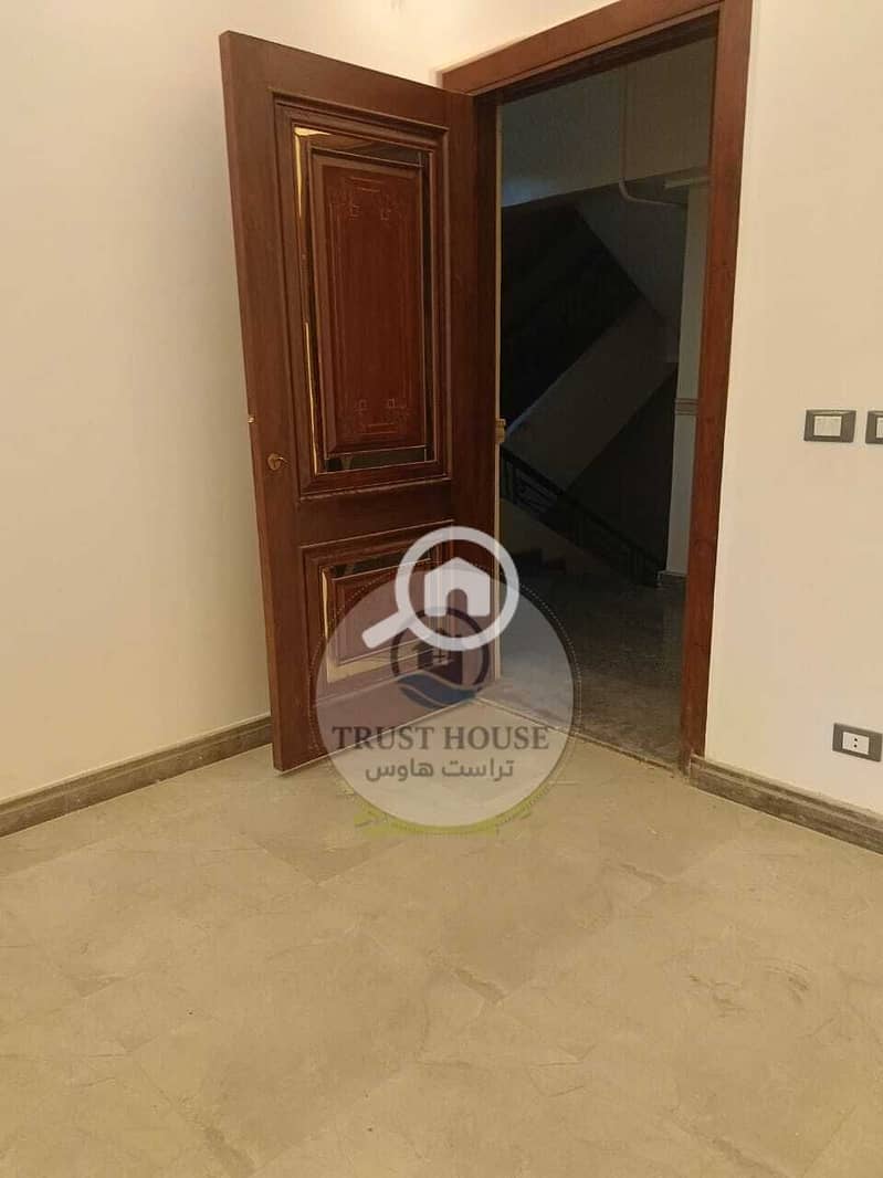 8 WhatsApp Image 2025-11-09 at 20.32. 34 (2). jpeg