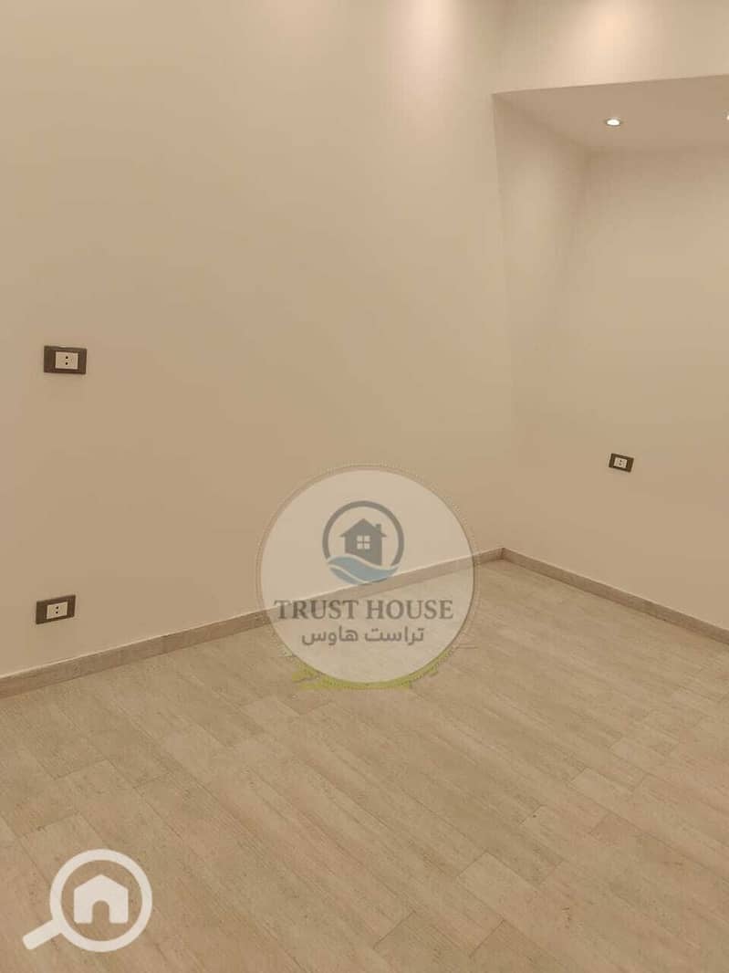 13 WhatsApp Image 2025-11-09 at 20.32. 35 (1). jpeg