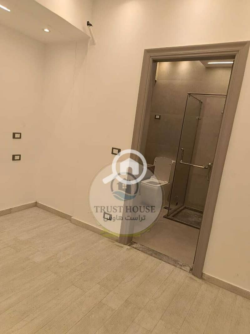 16 WhatsApp Image 2025-11-09 at 20.32. 35. jpeg