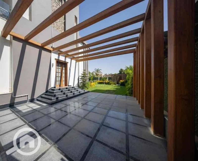 2 c72f2b93-6600-4230-985a-5ea49eb78386. jpg