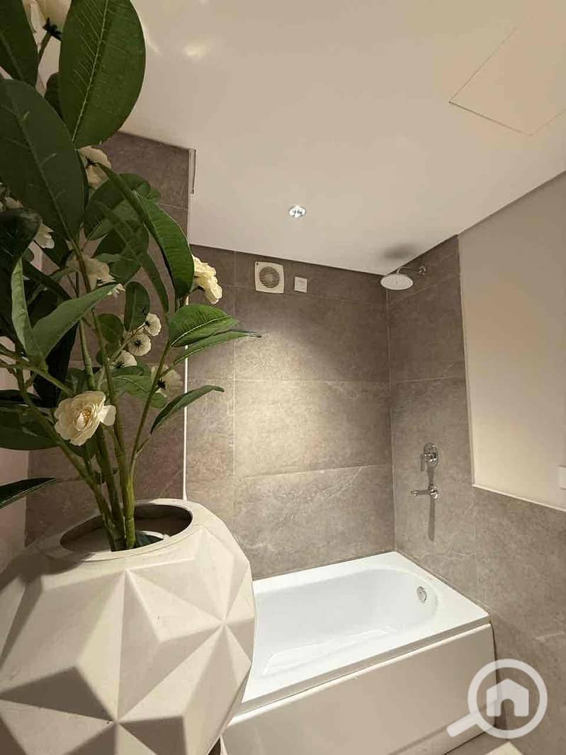 26 f46d22cb-78e0-40e9-9eec-1da460ce8962. jpg