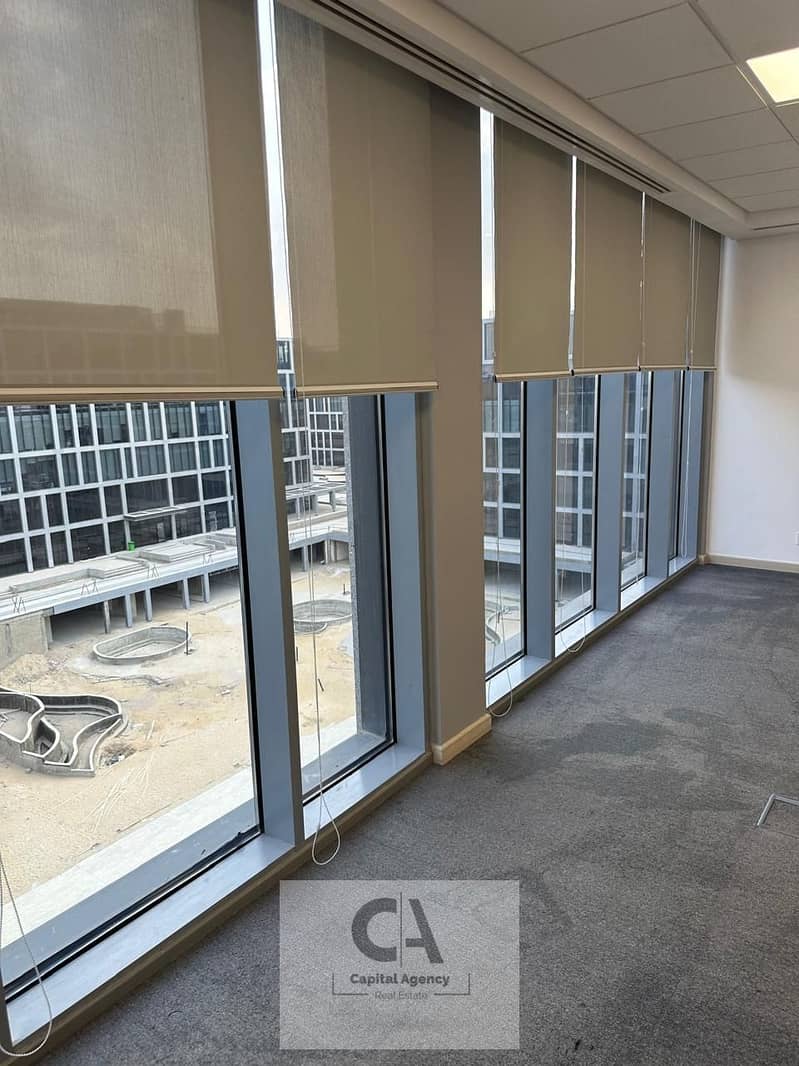 2 b2c953d7-b6fa-432d-9c24-27d0683c4e16. jpg