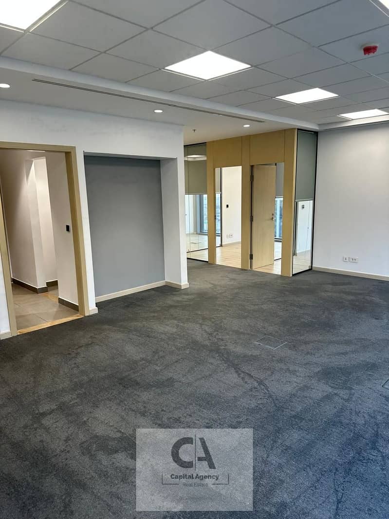 7 156e0e4a-859c-43cc-ba47-7e5ce576b980. jpg