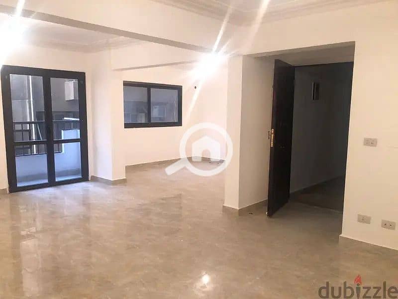 2 294adc95-dcaa-4d68-a5a4-182ed943ace1. jpg