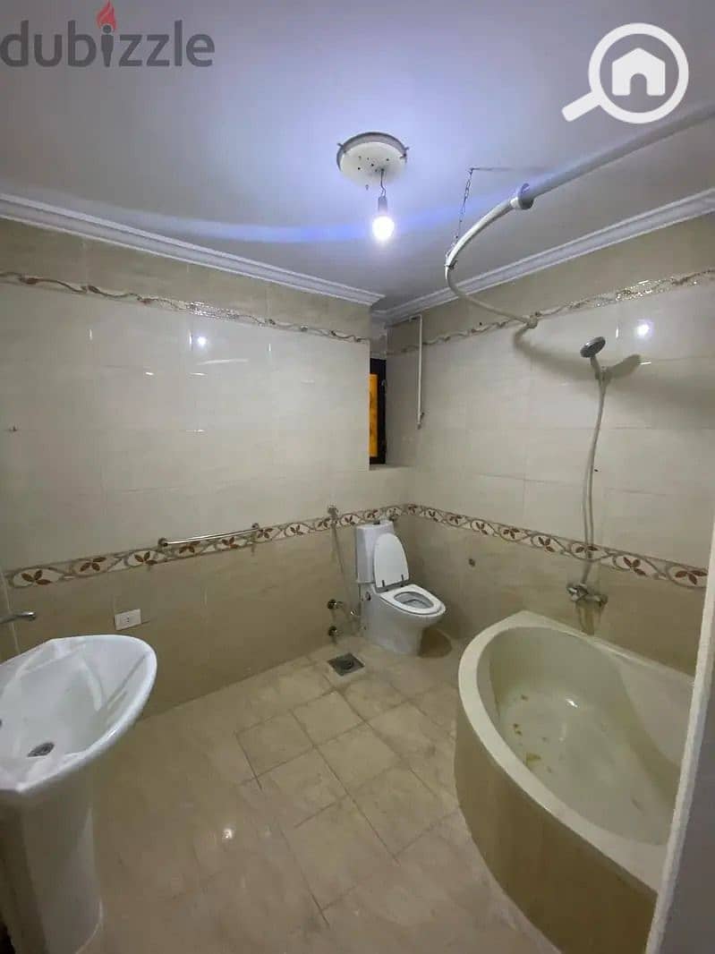 5 3ae50c0b-badb-4706-99a7-99bbe25a57ee. jpg