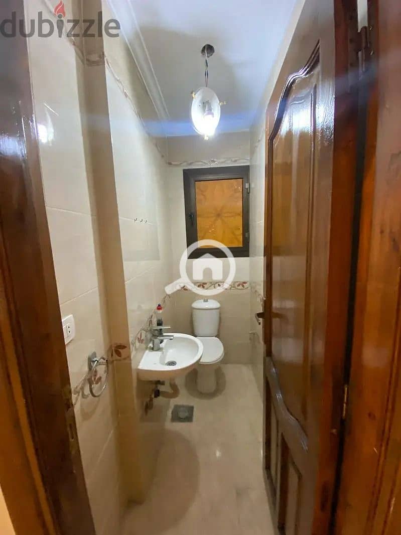 7 9ee081fe-0de3-43ec-8b28-bf2b3d1ed7a4. jpg