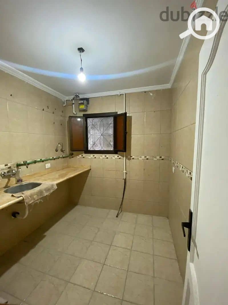 8 70b41801-5b9a-4f0b-a2d2-3ed8553115c0. jpg