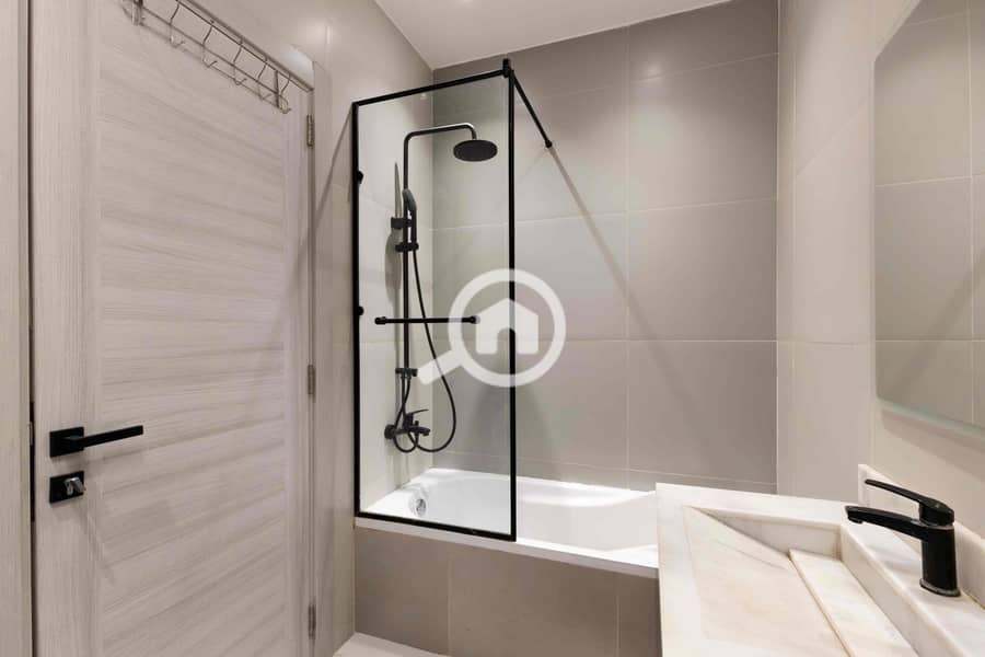 12 b0bb3276-d438-4cb8-99d8-813d71945e88. jpg