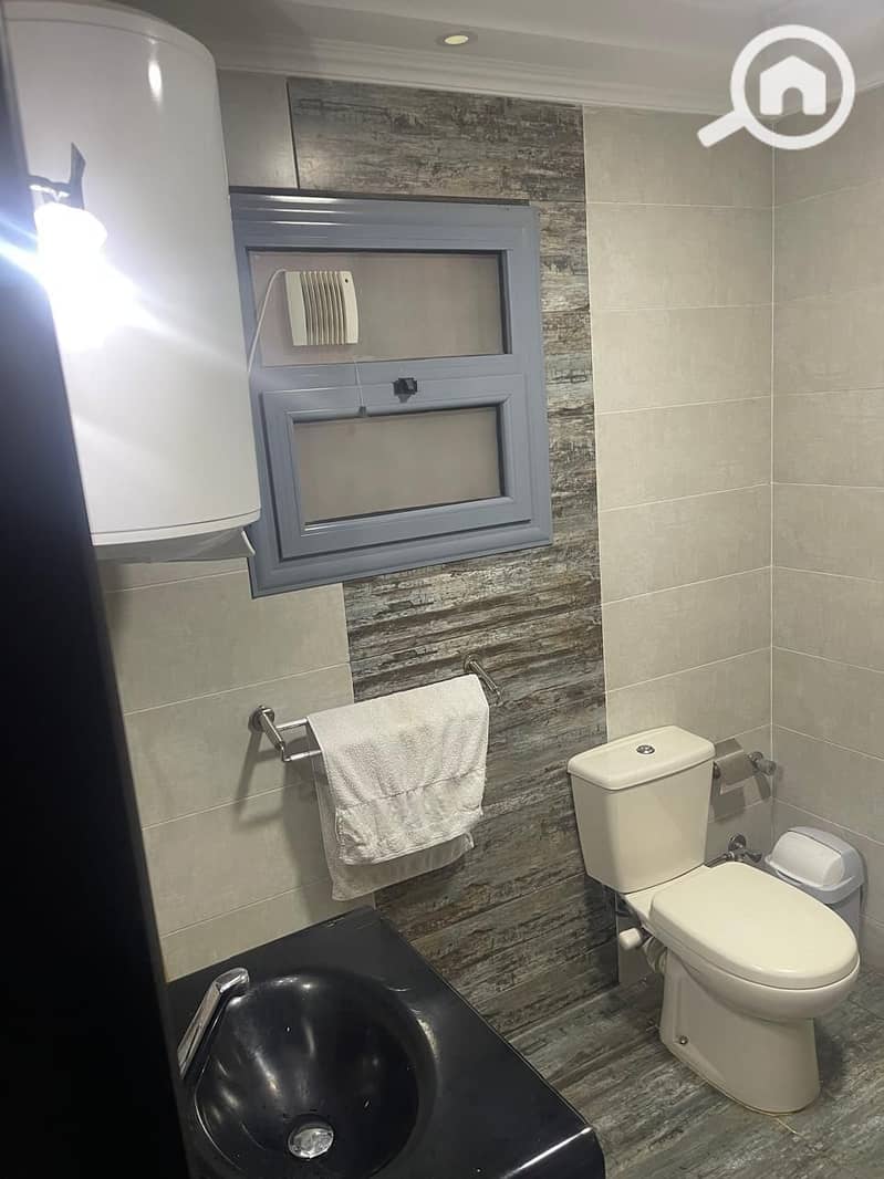 8 21a57e3b-b247-495c-a5e3-2f25412b394f. jpeg