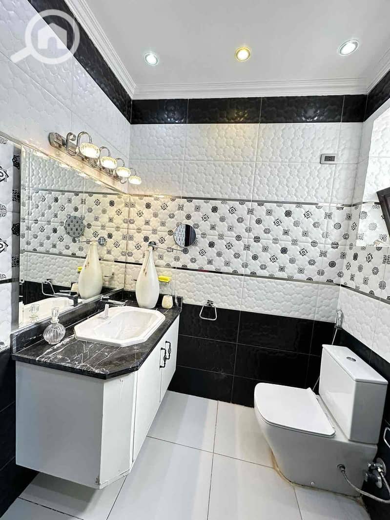 15 c8685d90-3b52-41d7-af5a-fc96d88fe570. jpg