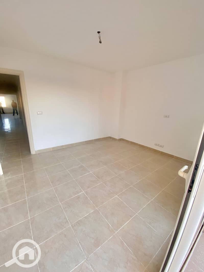 6 615152384_1594736214937021_8397791160419391853_n. jpg