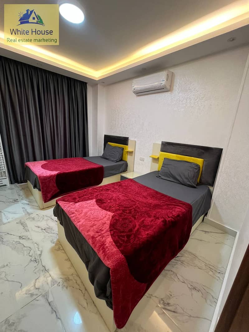 9 b77f9db5-b505-49cf-8dde-779e24e0d8cf. jpg