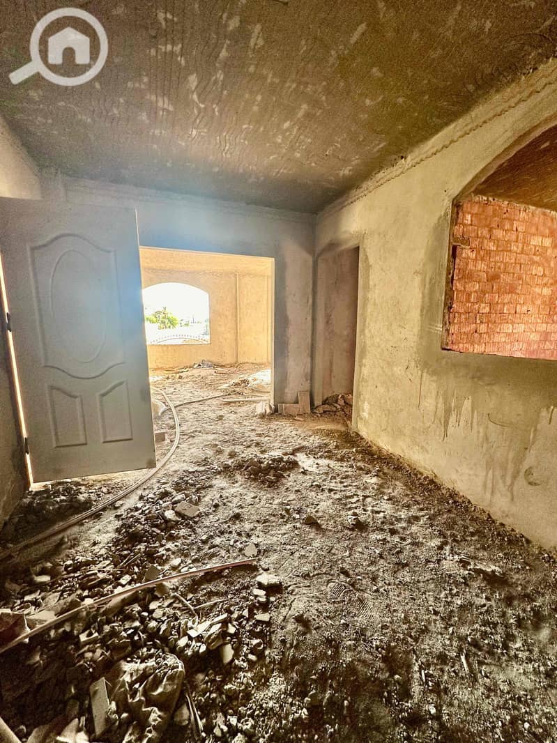 5 eed68a37-3f4c-42c0-8d5a-6f7ea6c13ce2. jpg