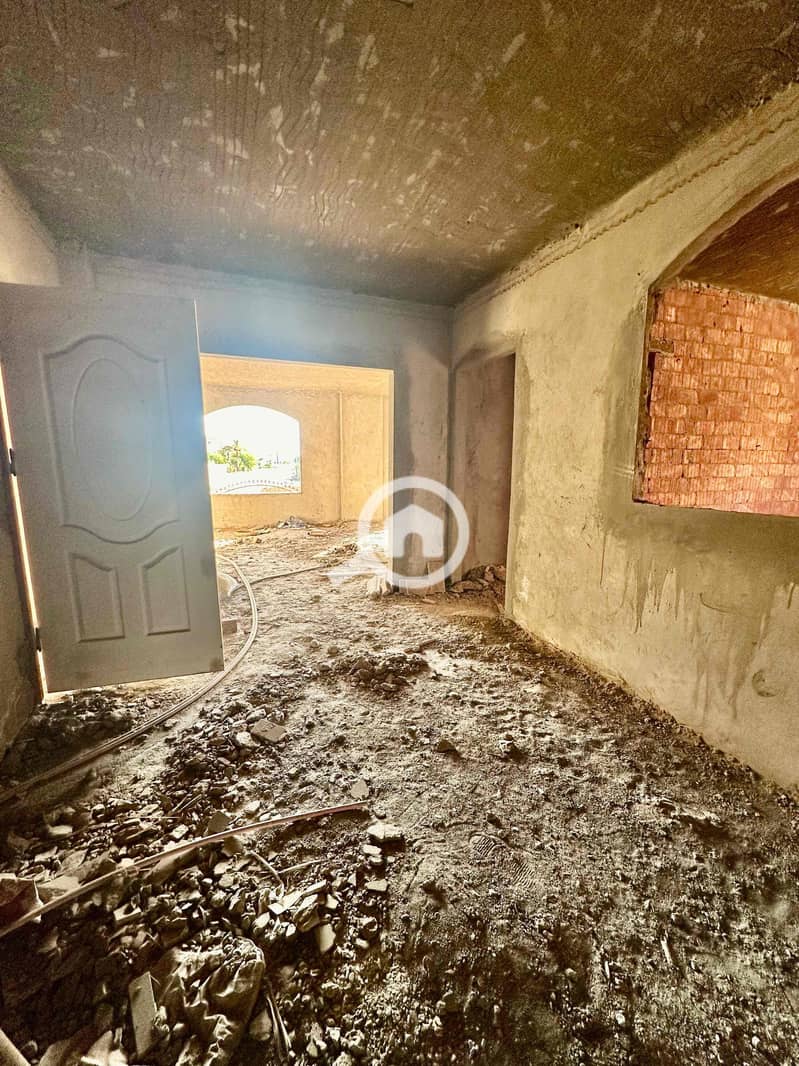 12 ec2e1e5b-453b-43a7-9580-f5647e5c0306. jpg