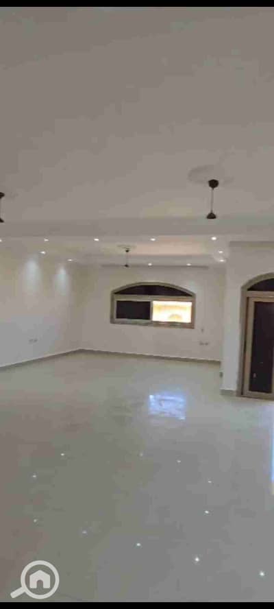 شقة 5 غرف نوم للايجار في 6 أكتوبر، الجيزة - 1000856744. jpg