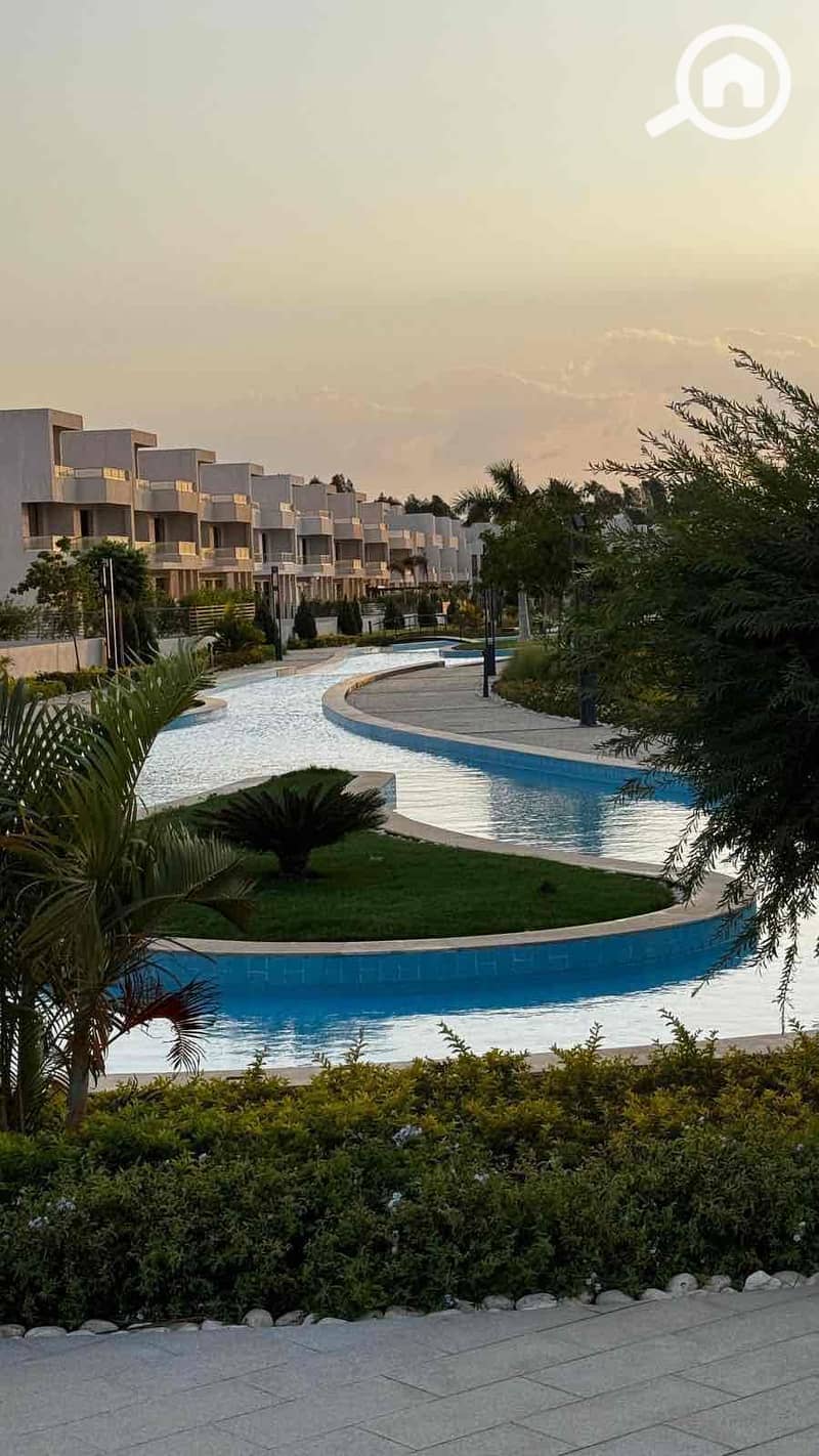 7 f609c819-e787-47e3-abbf-e882b21a2cad. jpg