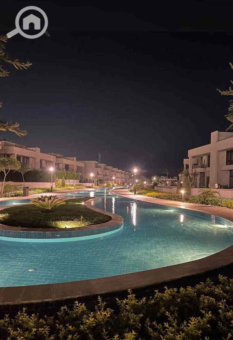 8 773ce9af-fbae-4fa4-adb7-a998a2e7ba49. jpg