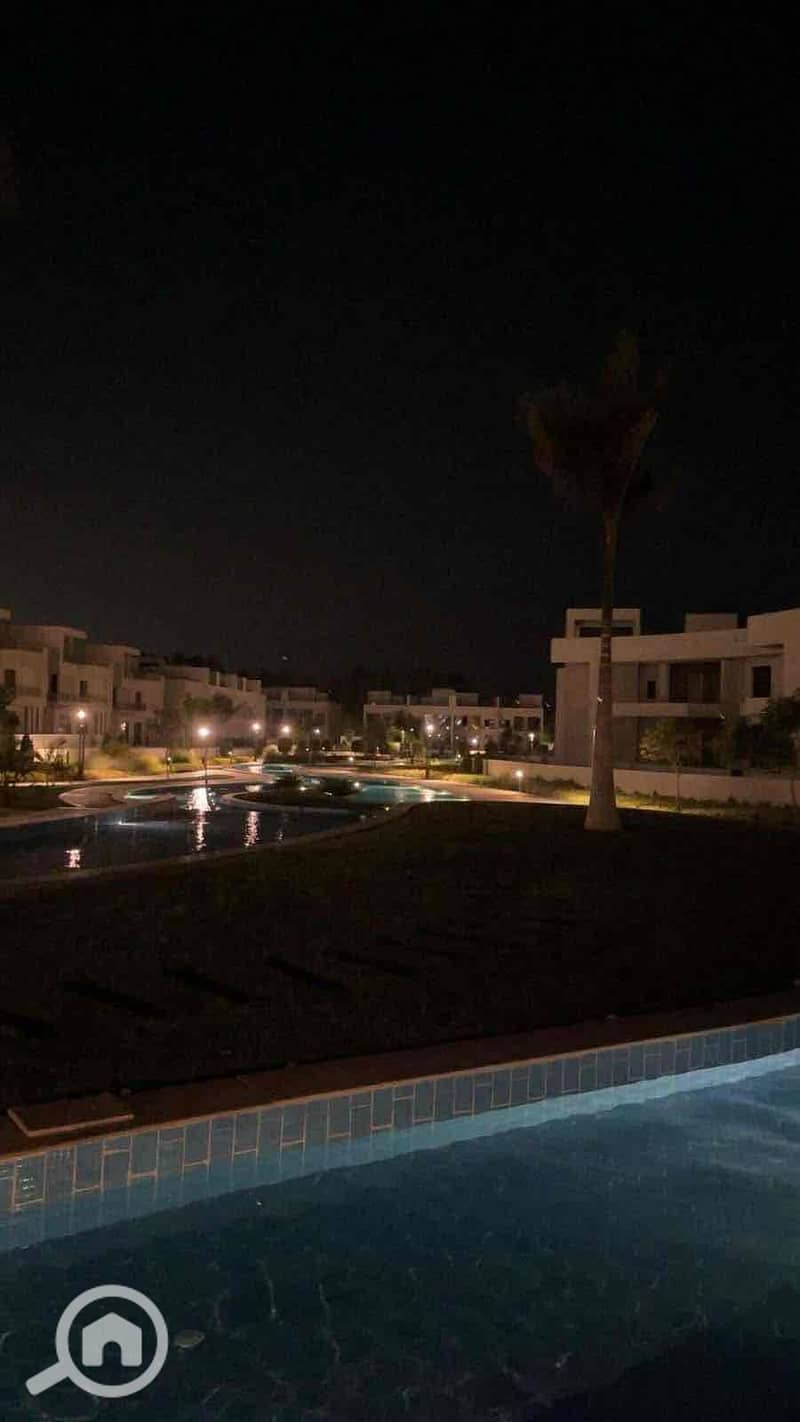 11 eaddf54f-df2c-4233-a579-54845c90a739. jpg