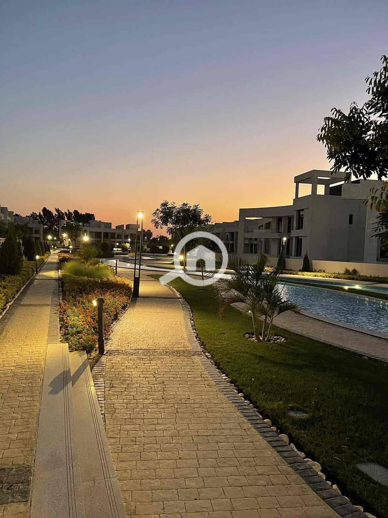 13 5b88e9fa-ab49-4d77-b942-72c0ce3f1e6b. jpg