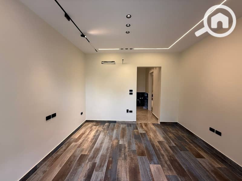 2 0c86194e-d984-452e-907d-a1b9f23e8b8e. jpeg