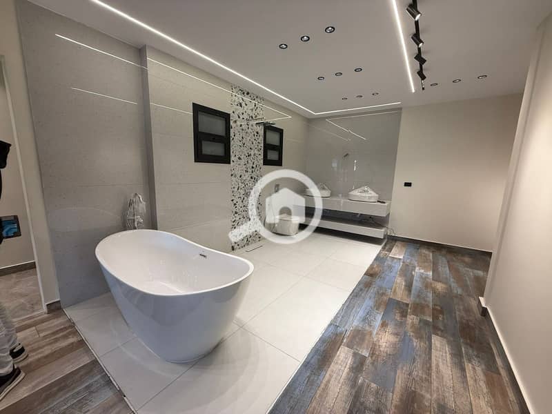 10 dbcf10a7-b462-4597-967d-22cff4971664. jpeg