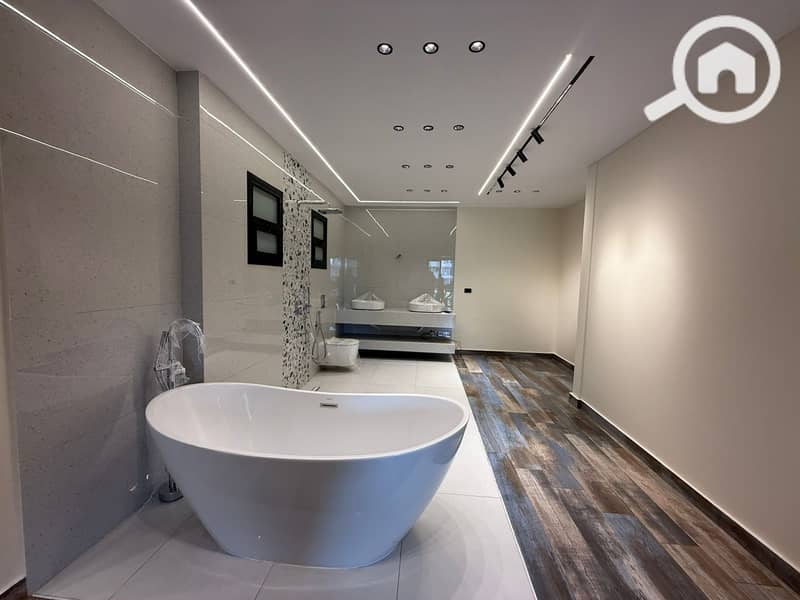 12 f057ac0a-1b69-4a56-8c11-97801576410f. jpeg