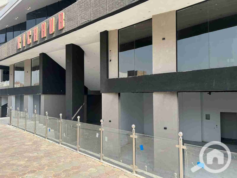 1000970217. jpg 1000970217. jpg