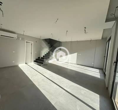 4 Bedroom Duplex for Rent in Sheikh Zayed, Giza - IMG_٢٠٢٦٠١٢١_٠٠٤٠٣٩. jpg
