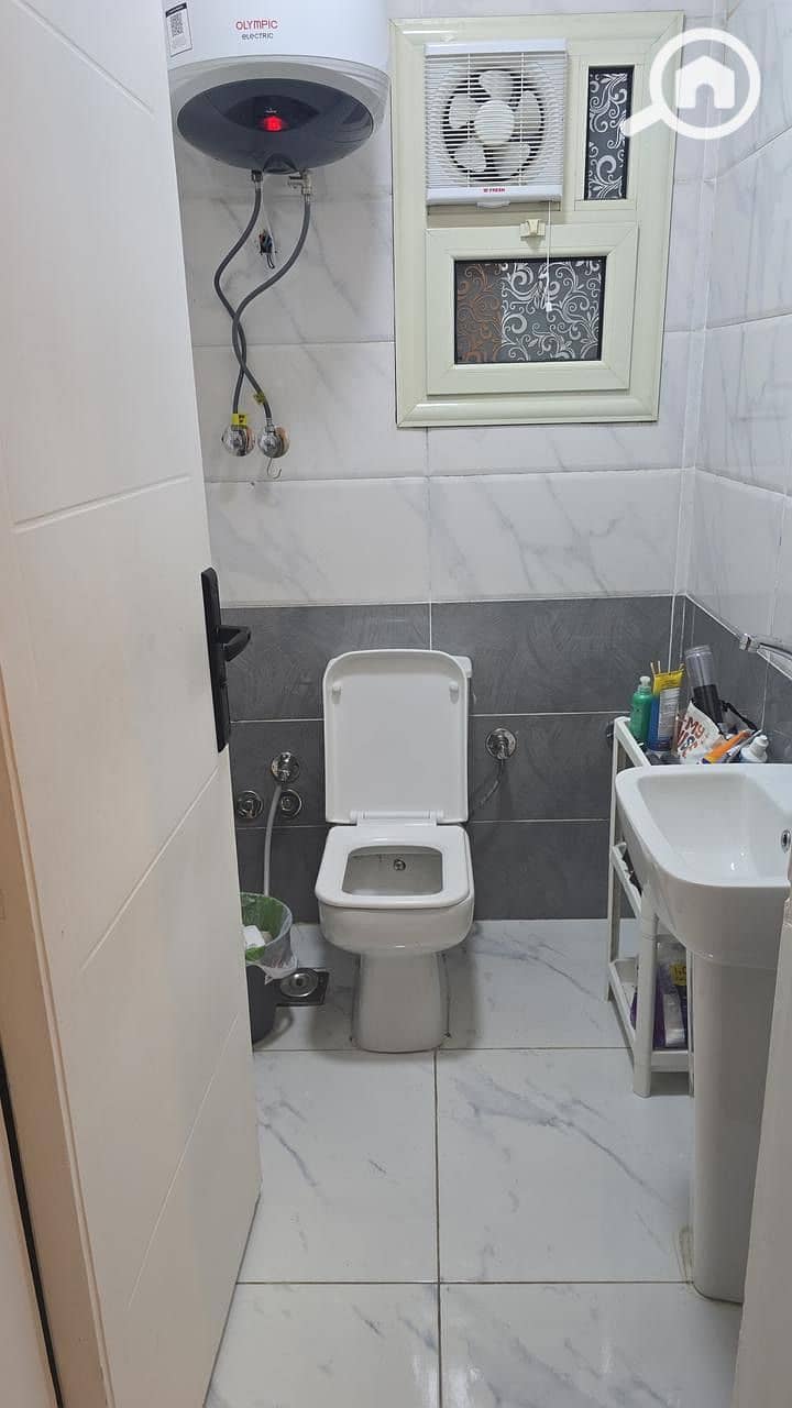 12 9767e448-80c8-43f8-8624-ea694718d056. jpeg