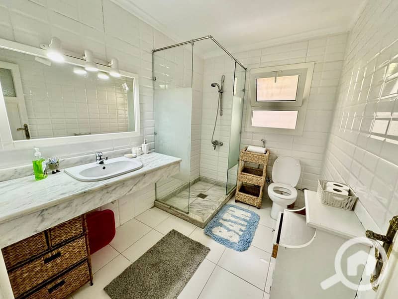 15 4127b23b-b76a-4eef-b6fd-301dcbd72431. jpeg