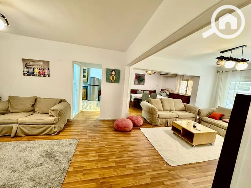 17 3f87b5d7-dd04-4d58-a2d4-14e7b84b91b8. jpeg