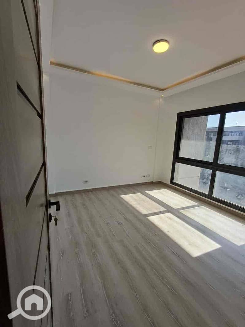 5 7cb989b7-8e1b-4cab-9691-6e63ac2d32a4. jpg