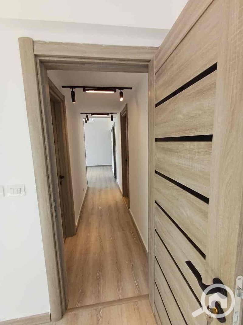 6 6912a7e3-ef6a-4ca2-b472-487bcf13f0f6. jpg