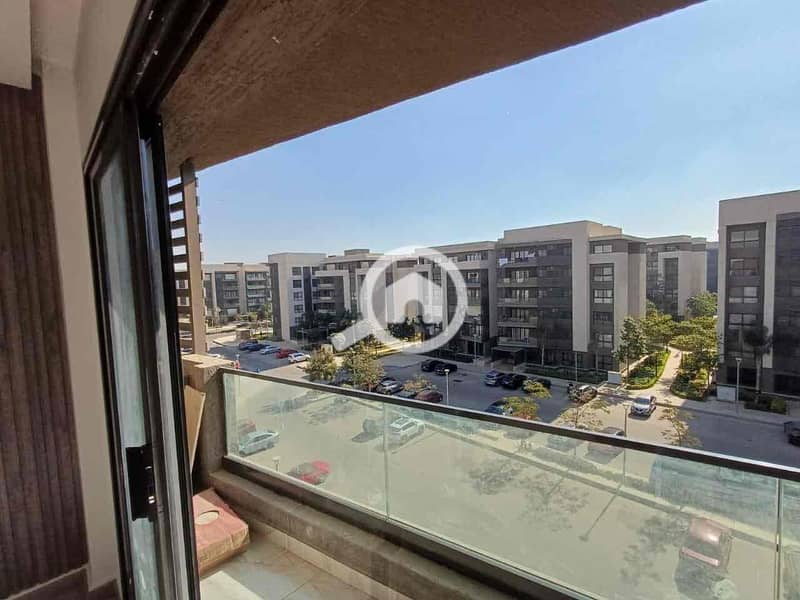 12 820e6539-0f6c-4d03-b50d-910abf48d030. jpg