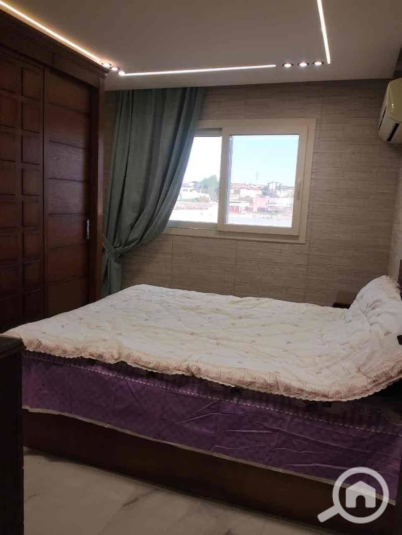 7 cfc6aa8d-3f5e-469b-8547-b0943b21c136. jpg