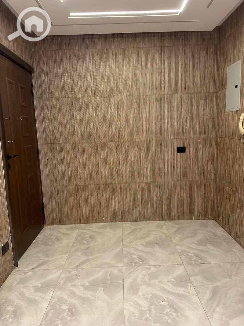 15 b8f97b6c-a967-412e-a073-1558da26ff02. jpg