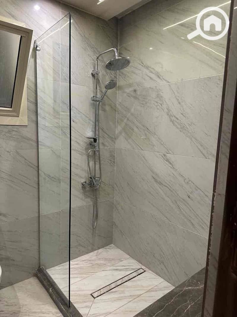 24 101257aa-785b-4fc8-b500-1f0f93e2b483. jpg