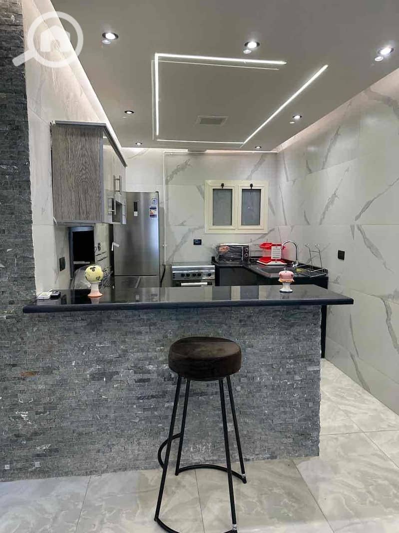 25 9a4de3c6-8d41-4f28-945b-b05e9e64ecd6. jpg