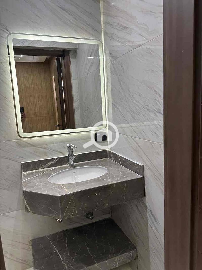 33 b6c9e05d-7d78-4215-ae89-093cc78b60f3. jpg