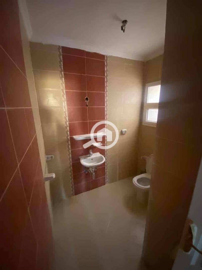 5 4a50bac0-e90e-410c-a8aa-9b71f709c6d3. jpg