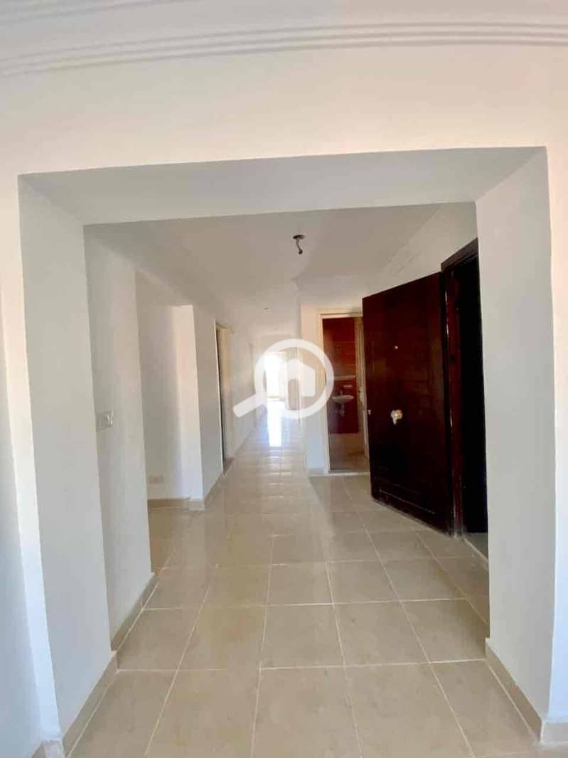 10 87263c83-dff5-441b-b1ae-69e9f1e9633a. jpg