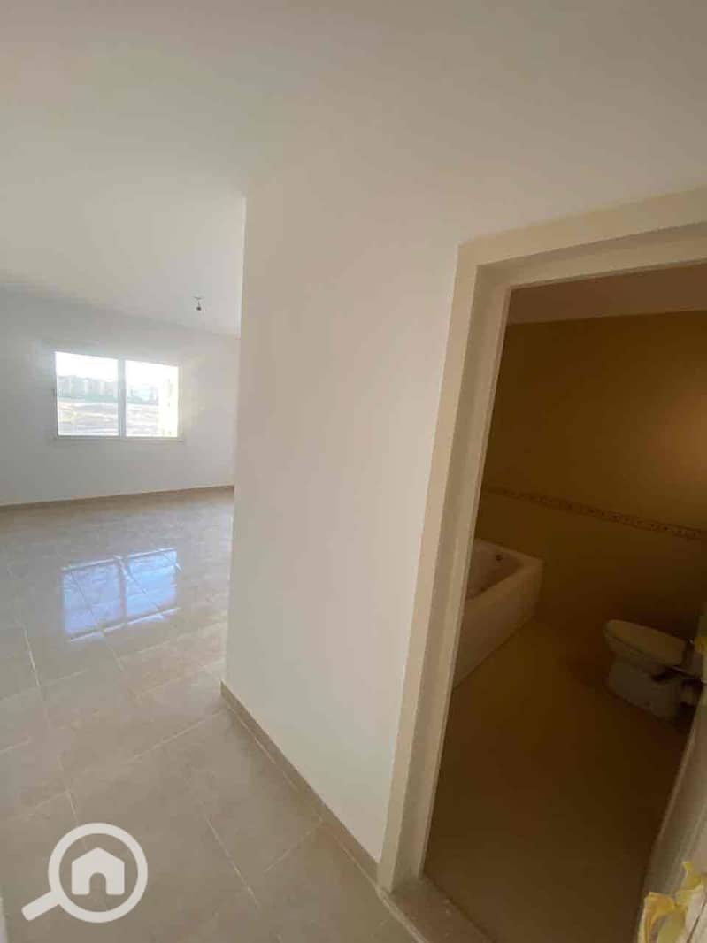 13 f95d154b-c28d-4f25-a6ee-ccb01c92082f. jpg